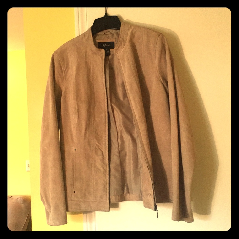 Gorgeous timeless suede jacket!